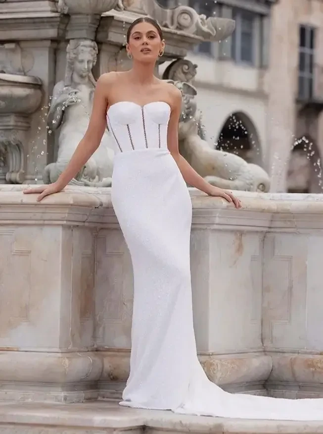 Model wearing a Sheath dress